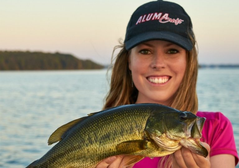 7 Top Female Anglers Making Waves Across Social Media