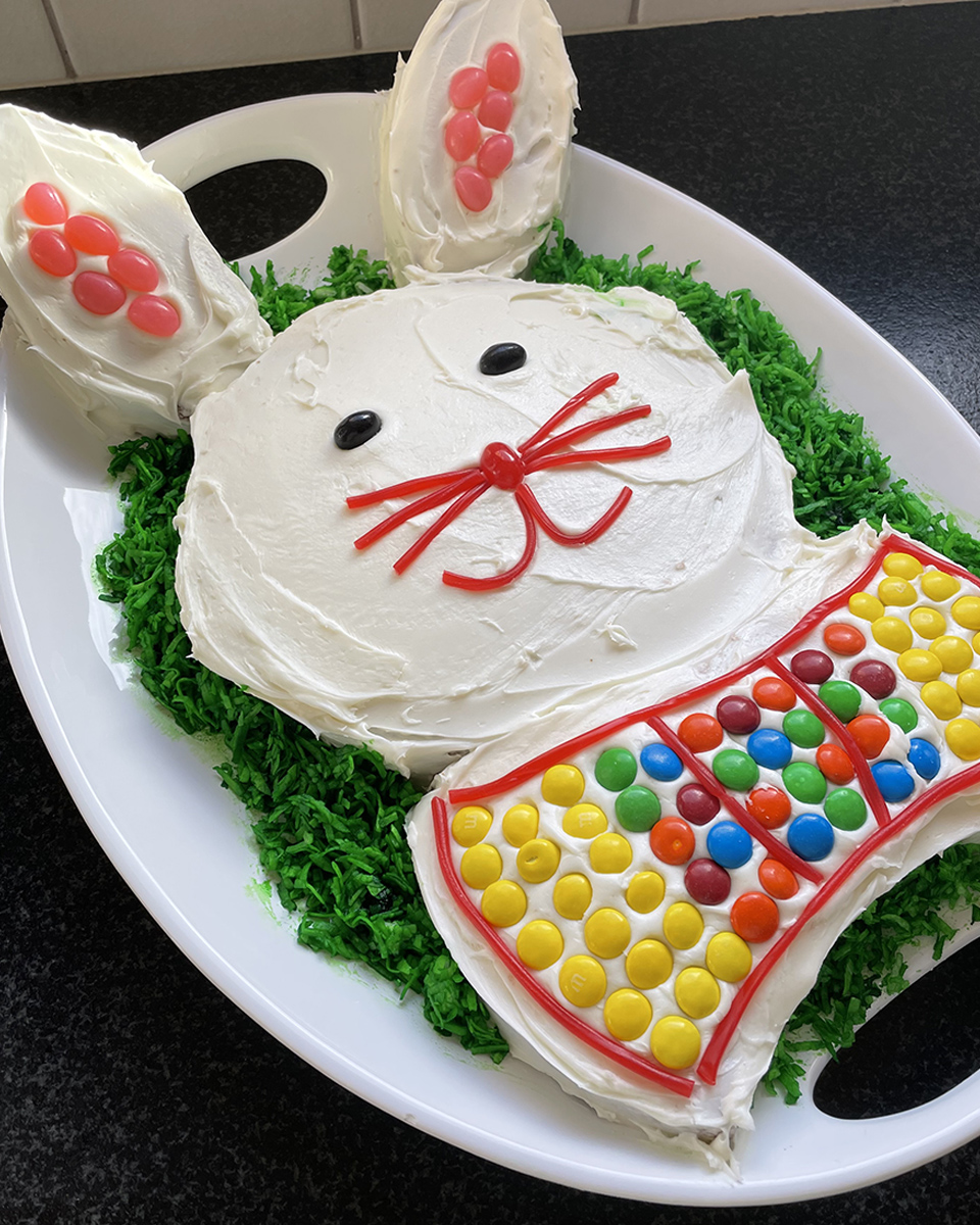How to Make an Easter Bunny Cake