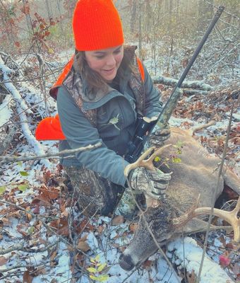 Franchi Momentum Elite and Her First Big Buck