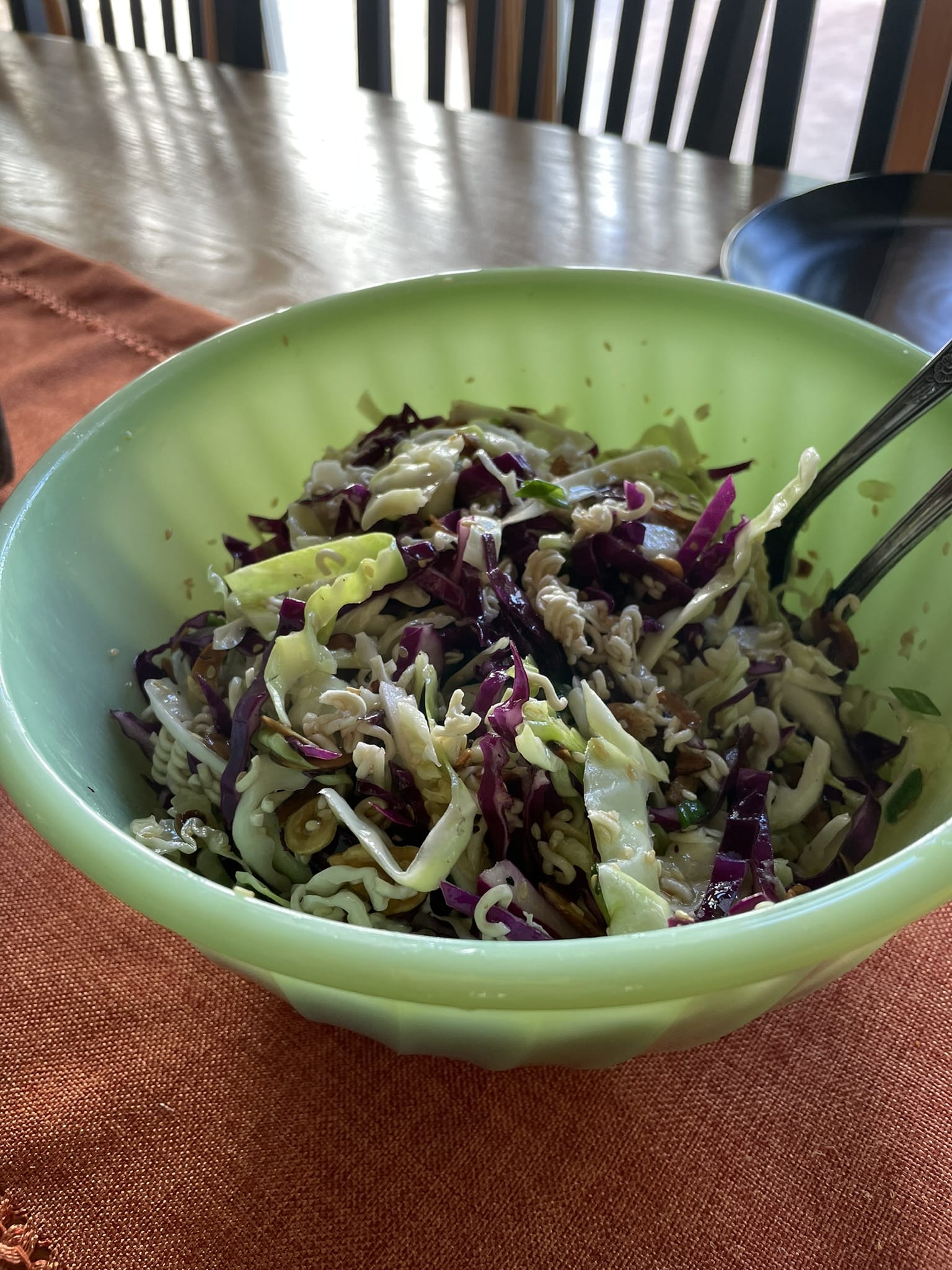 Crunchy Ramen Salad with Cabbage vert