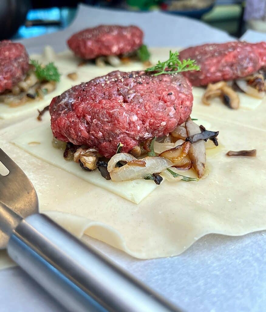 elk-puffpastry-burgers3