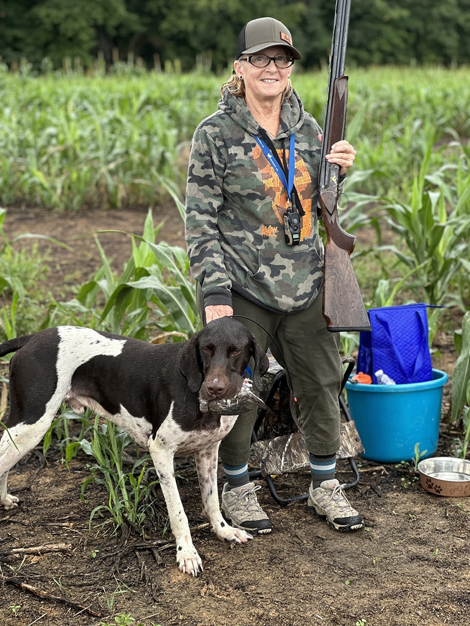 WOman dove hunting Syren