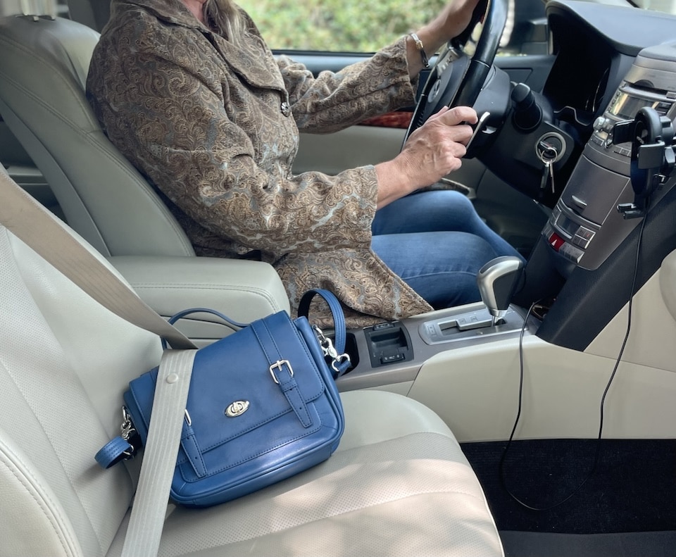 purse in car