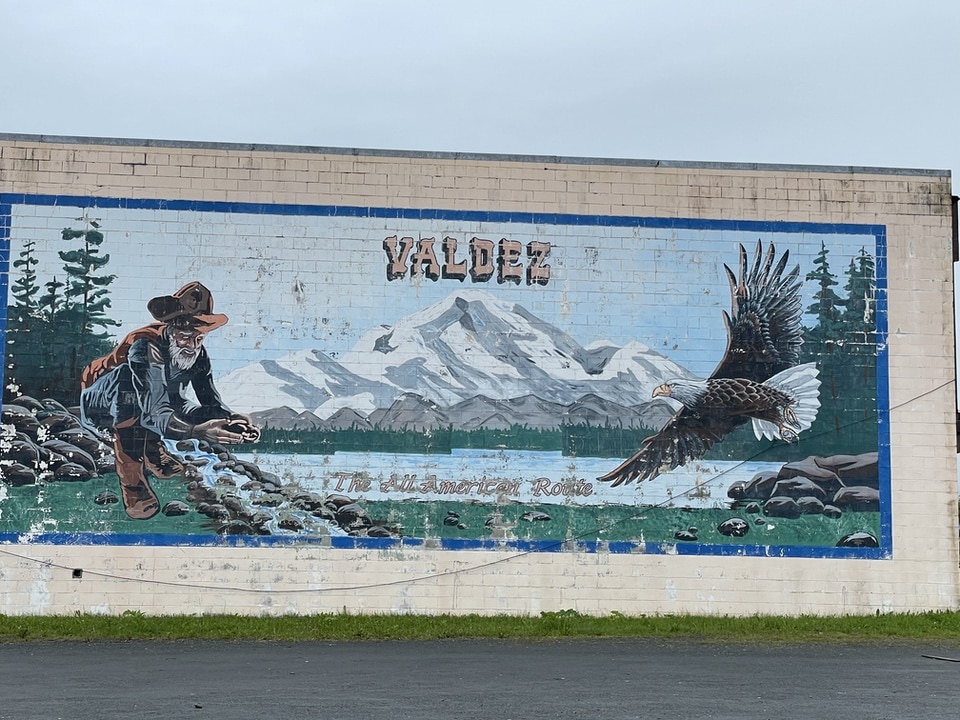 Valdez mural