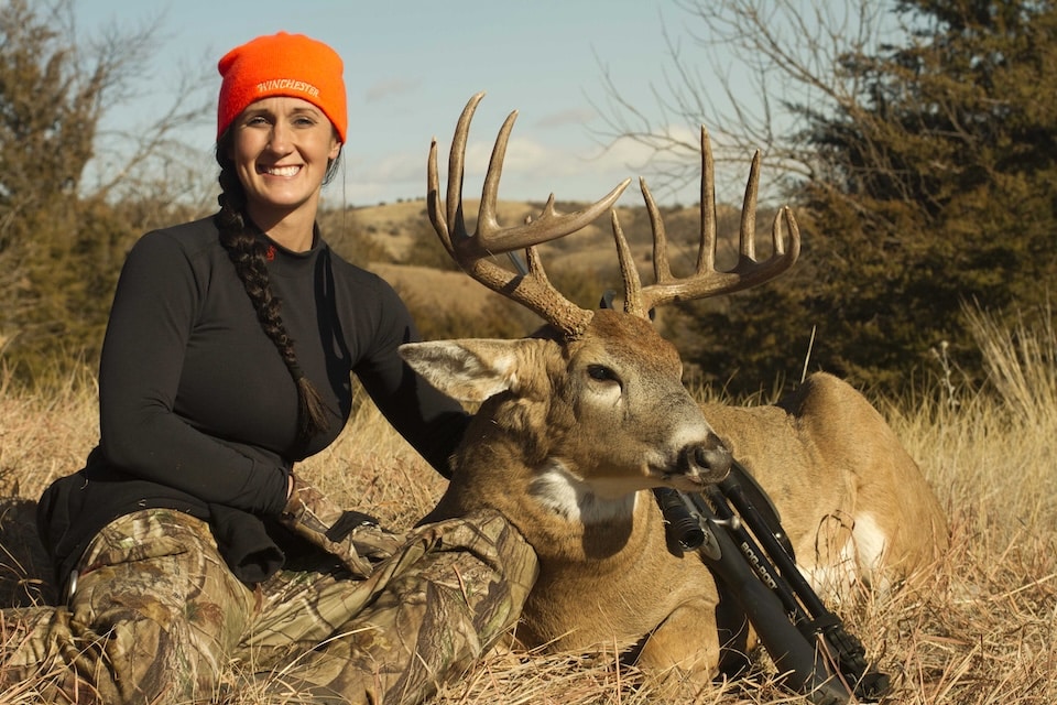 Melissa Bachman deer hunt