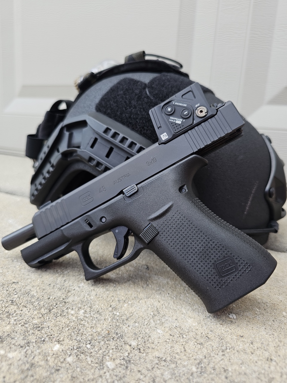 GLOCK 48